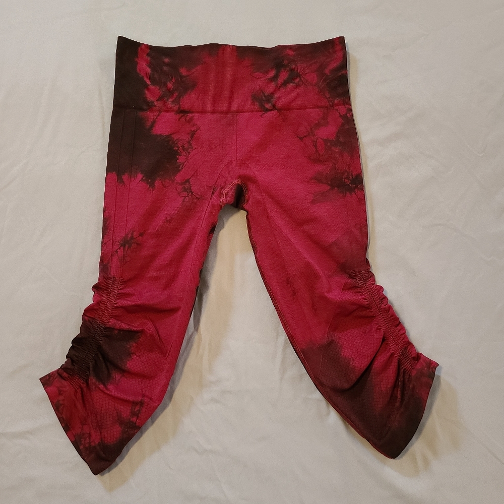 Lululemon In The Flow Crop II Wine Berry Size 6